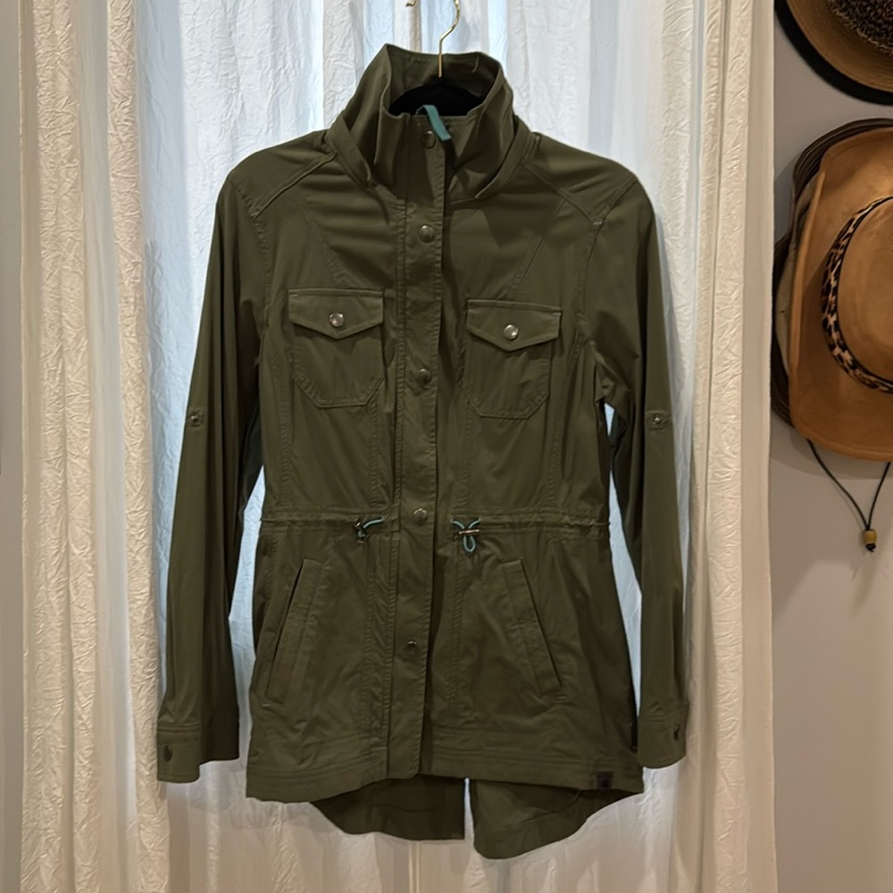 Women’s llbean lightweight jacket